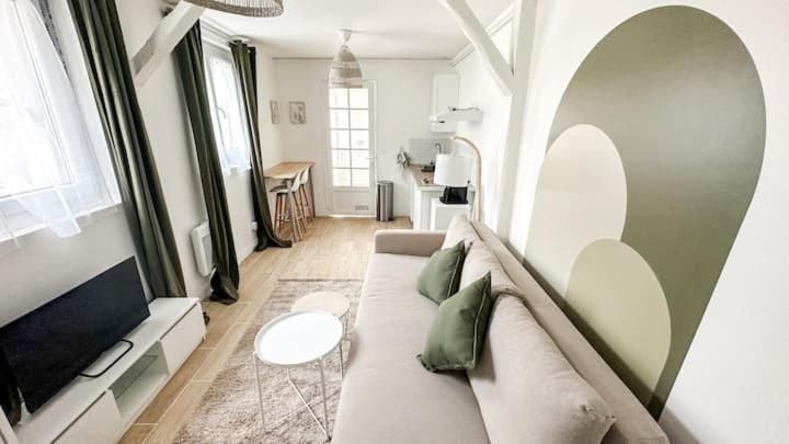 Emmanuel 2 Holiday home Pierrefitte-sur-Seine